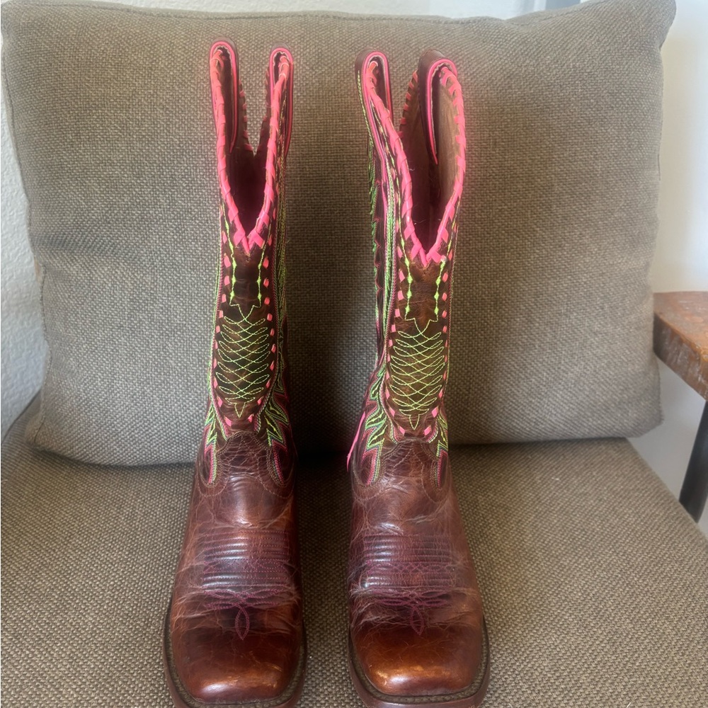 Ariat Women's Derby crackled limited edition cafe Heeled Boots - Brown and Pink